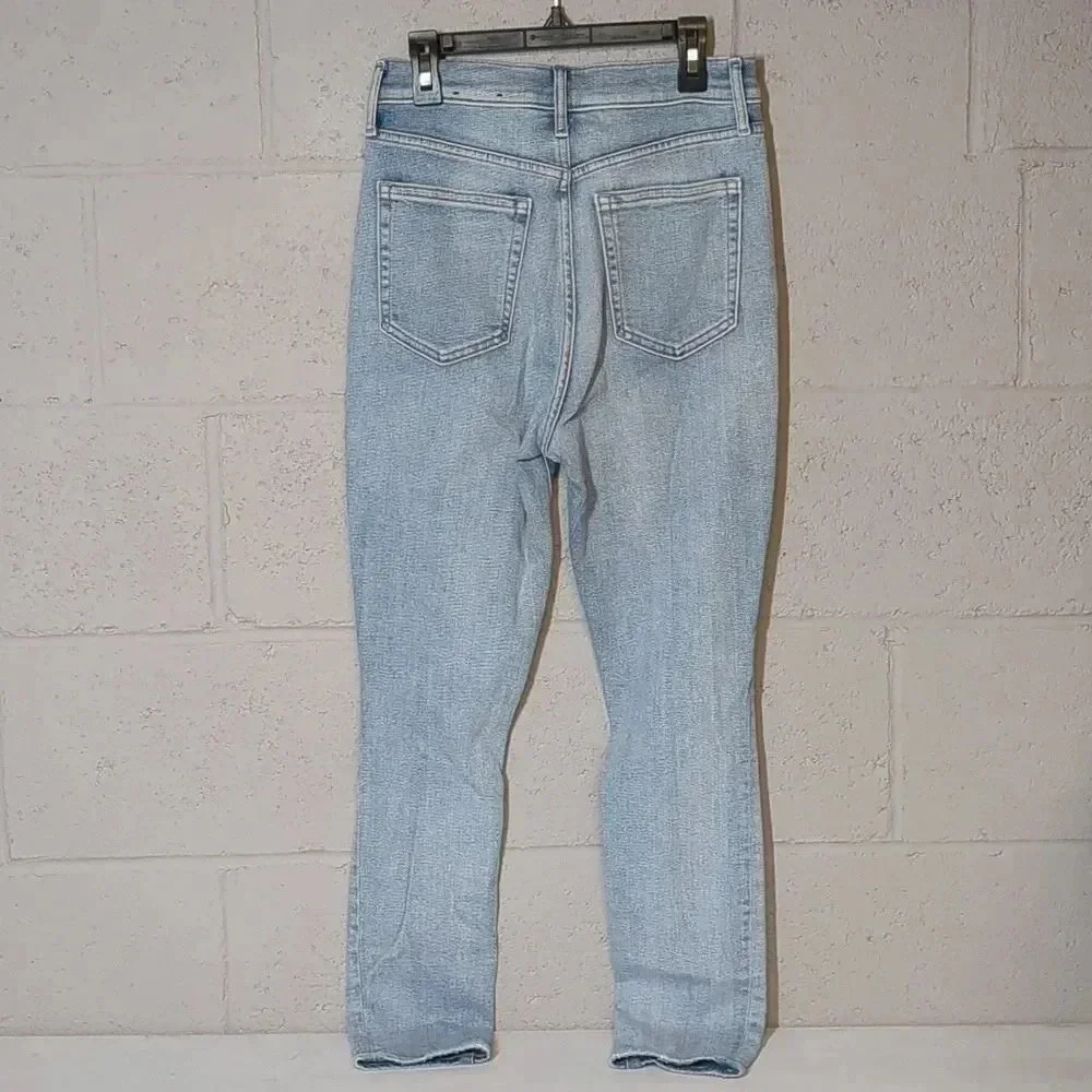 Gap Women's True Skinny Denim Jeans Light Wash Distressed Size 2/26 - Picture 2 of 6